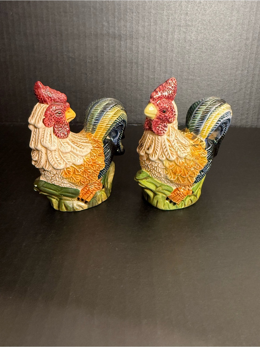 Ceramic Rooster Salt/Pepper Shakers  4.5 in